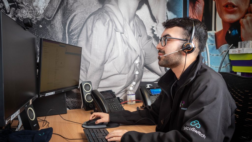 What is Hosted VoIP? A Simple Guide for Businesses